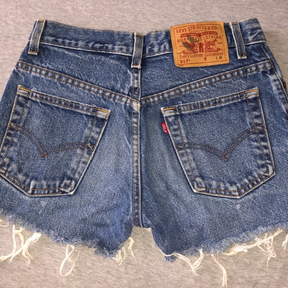 LEVI’S | Distressed Jean Shorts Size 26 - Picture 2 of 9